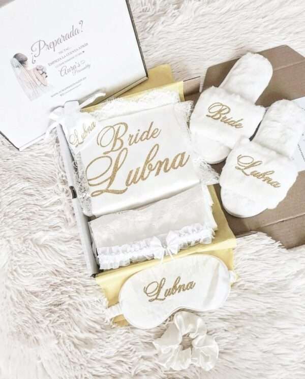 Bata de novia personalizada en dorado purpurina, bata encaje personalizada, bata de boda, bata personalizada