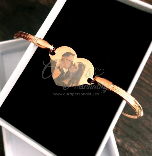 Pulsera de acero inoxidable personalizada con grabado fotográfico en placa de corazon estuche regalo