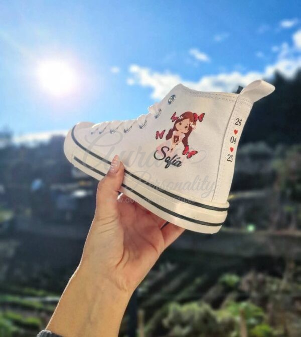 Zapatillas comunión caña alta personalizadas blanca botin con dibujo niña nombre sofia y fecha.